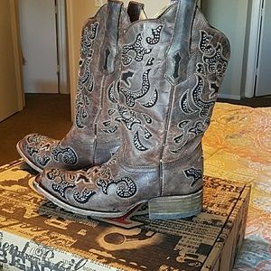Corral boots